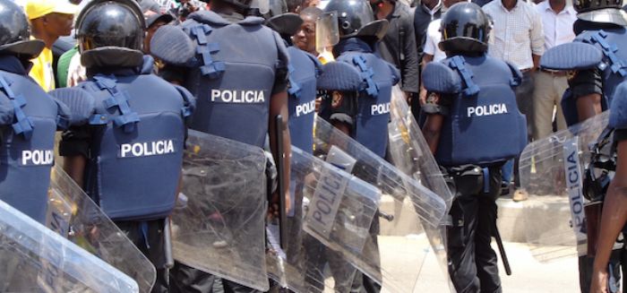Polícia Mata Mais Um por Falta de Máscara