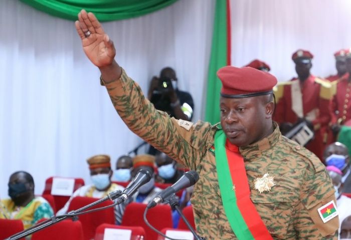 Burkina : Le président Paul Damiba prête serment et annonce les couleurs de sa gouvernance - leFaso.net