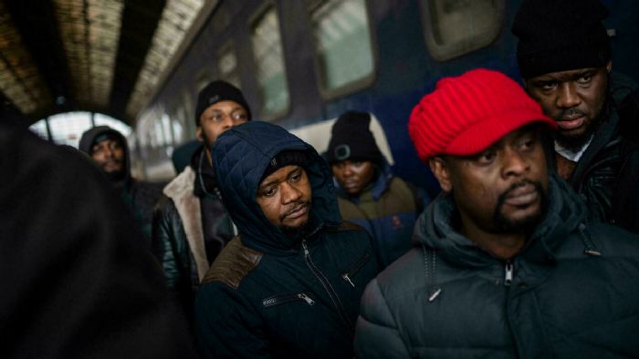 Guerre en Ukraine: l'UA dénonce le traitement raciste dont sont victimes les Africains