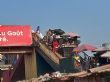 Conakry : les commerçants envahissent les rues et les ponts – Guinéenews©