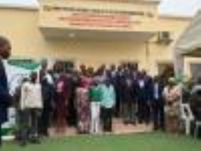 Action humanitaire : des ménages vulnérables de Pointe-Noire reçoivent  des allocations sociales d'appoint | adiac-congo.com : toute l'actualité du Bassin du Congo