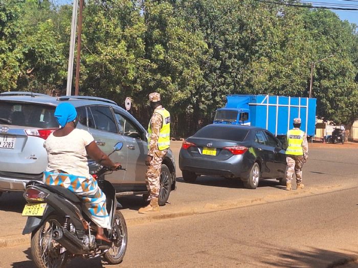 A Ouaga, dans les coulisses des contrôles routiers avec la police nationale - Studio Yafa - Information & Dialogue au Burkina Faso