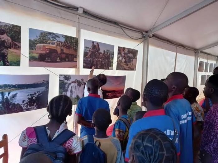 Maisons russes : Moscou étend son influence en Afri que