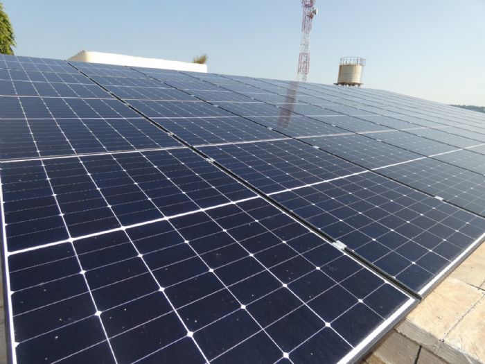 Œuvres sociales du Président de la Transition : l’hôpital et dix artisans de Sikasso dotés d’installations solaires