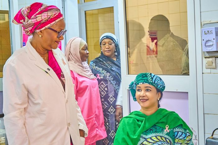 Niger - Octobre Rose 2026 : Mme la Ministre du Tourisme et de l’Artisanat montre la voie !
