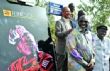 Cheick Modibo Diarra, en compagnie du fils de Sembène Ousmane et des responsables du Fespaco posent à la rue portant le nom du cinéaste disparu. Fespaco-2009 : Vibrant hommage à Sembène Ousmane, un passionné du 7e art