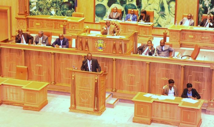
				
			Politique / '' Tous les Gabonais doivent soutenir le gouvernement dans l'effort de relance d'Africa N°1'', Ndong Nguema, ministre gabonais de la Communication
			
		










