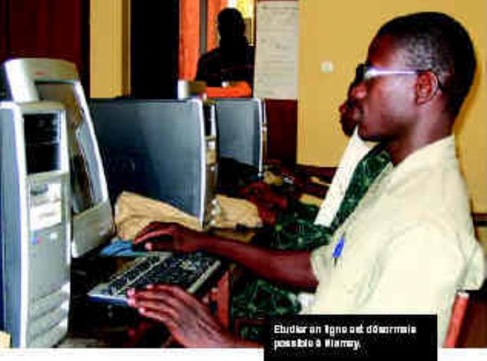 Pour conjurer la menace des années blanches, Les étudiants nigériens se connectent