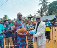(Côte d’Ivoire) Assinie-lepays225.net-Dim. 9 août 2026-Partenariat-L’ANAGED fait un important don de matériel au village d’Assinie