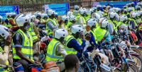 N’Djamena : les conducteurs de motos-taxis dotés de gilets et de casques