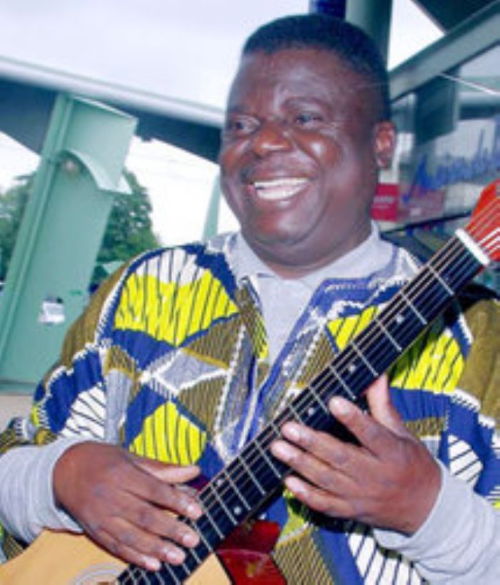 
				 Portrait : A la découverte de l’écrivain et musicien congolais Pie-Aubin Mabika
			 