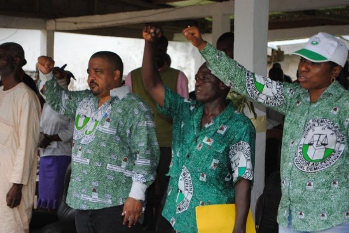 Cameroun : John Fru Ndi parti, le SDF cherche leader  –  