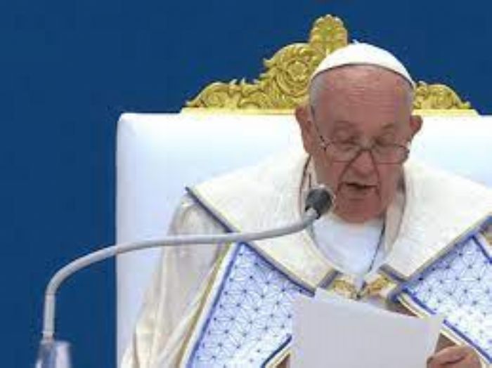 SORTIE DU PAPE FRANÇOIS EN FRANCE SUR LES MIGRANTS : Le Souverain pontife prêche-t-il dans le désert ? - Editions Le Pays