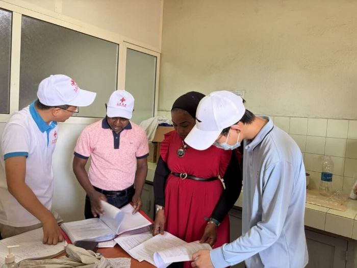Quand le « Pays de la Lune » rencontre un jeune de l’Est : Carnet de voyage d’un lycéen chinois aux Comores Kaile Zhang